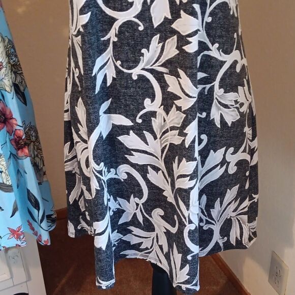 TWO Shift Dresses : Hotgift and Tiffany & Grey Beachy Cruise - Picture 6 of 11